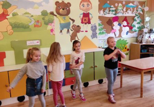 Kaja, Ania, Marta i Marianna tańczyły do piosenki "Tęcza"